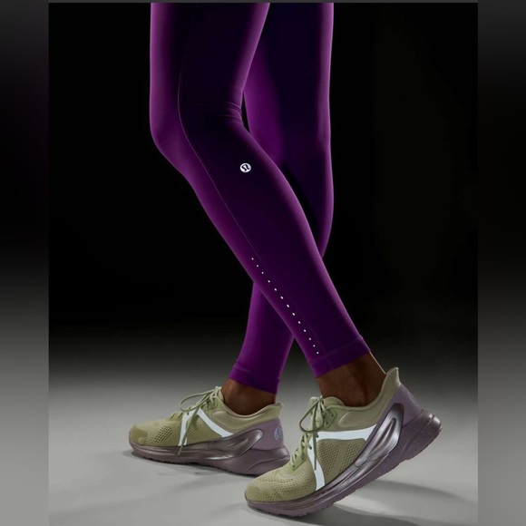 Lululemon Swift Speed High-Rise Tight 28"
Moonlit Magenta Size 0 NEW - Picture 4 of 7